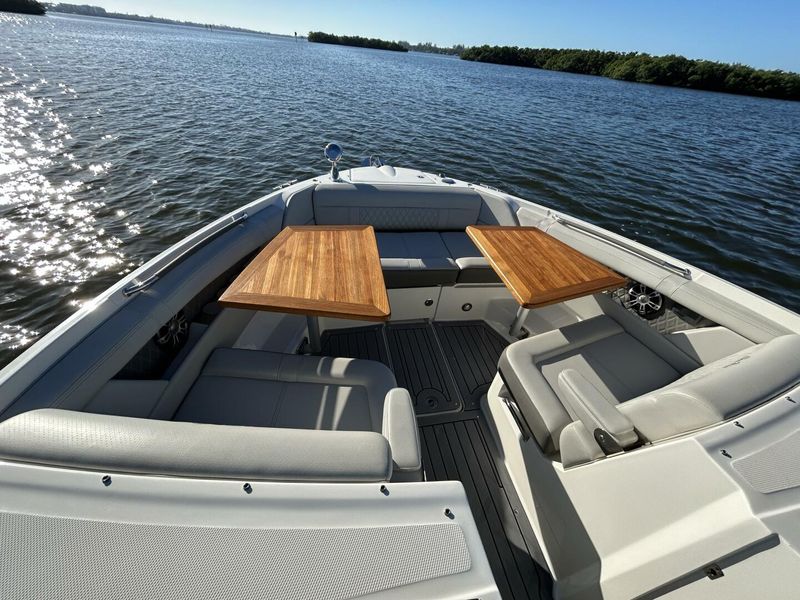 2021 Sea Ray 350 SLX OB