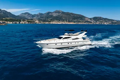 2001 Ferretti Yachts 620