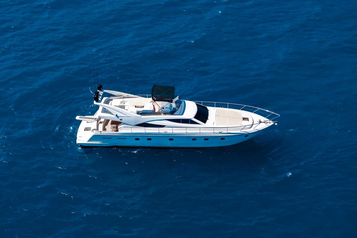 2001 Ferretti Yachts 61 