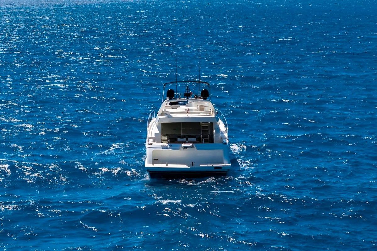 2001 Ferretti Yachts 61 