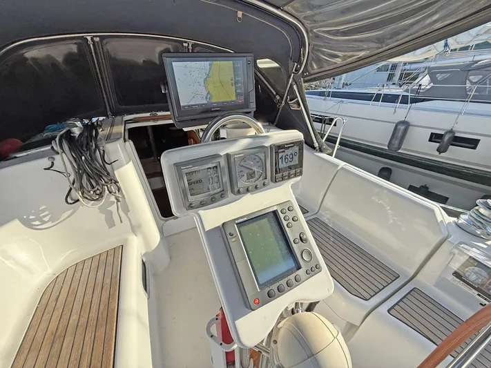 Roops Yacht Photos Pics 