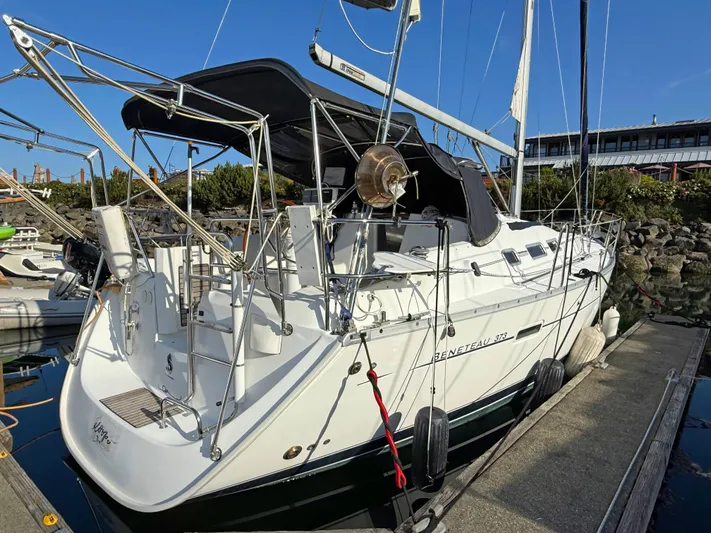 Roops Yacht Photos Pics 