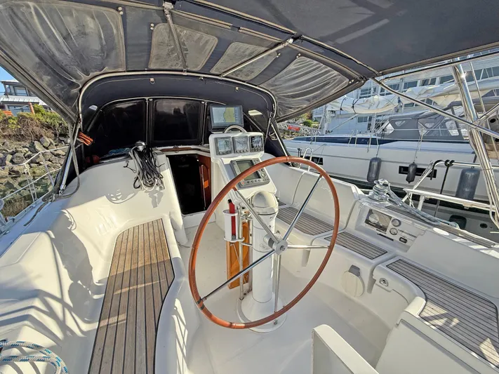 Roops Yacht Photos Pics 