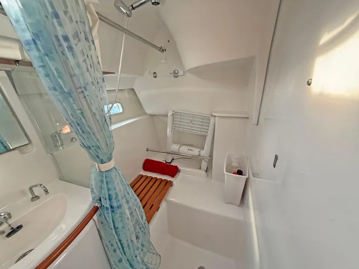 Roops Yacht Photos Pics 