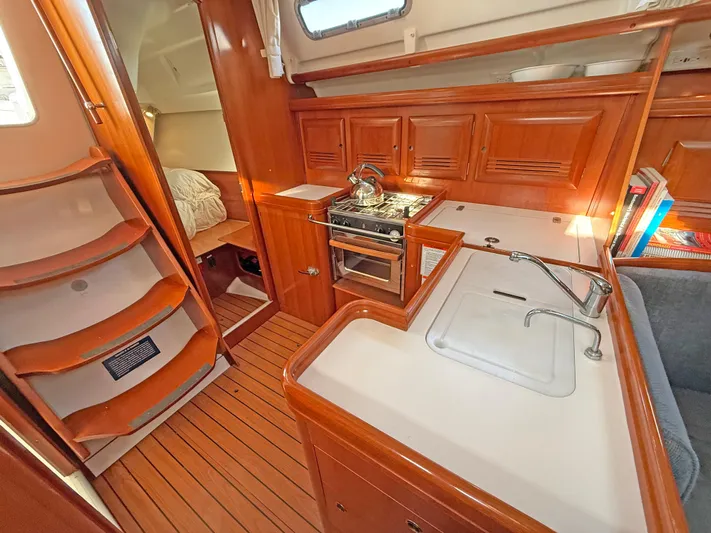 Roops Yacht Photos Pics 