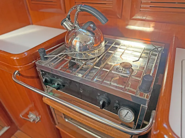 Roops Yacht Photos Pics 