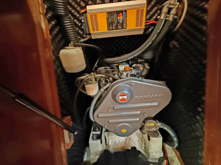 Roops Yacht Photos Pics 