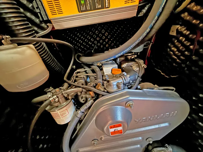 Roops Yacht Photos Pics 