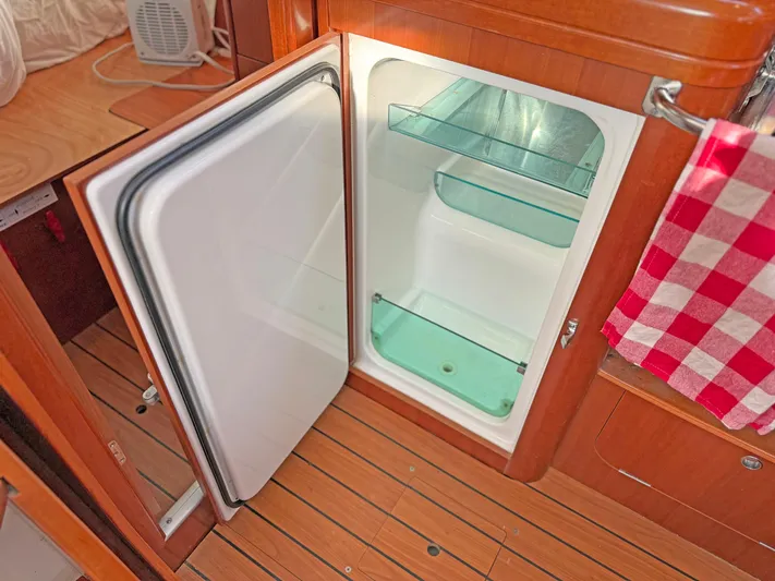 Roops Yacht Photos Pics 