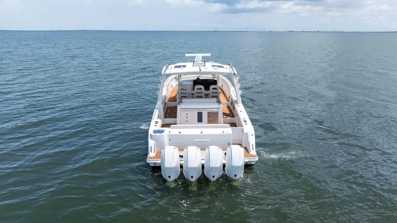  Yacht Photos Pics 2020 BOSTON WHALER 420 OUTRAGE - Image 6