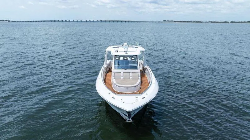  Yacht Photos Pics 2020 BOSTON WHALER 420 OUTRAGE - Image 8