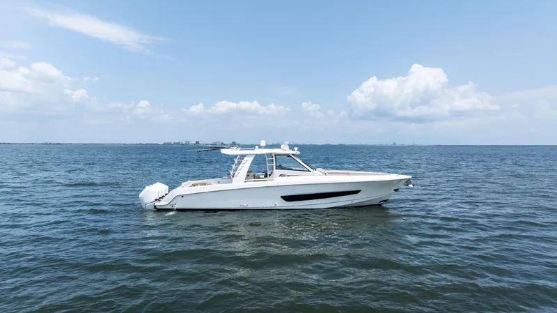  Yacht Photos Pics 2020 Boston Whaler 420 Outrage - Image 3