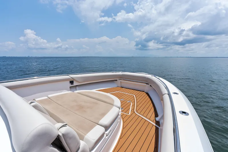  Yacht Photos Pics 2020 BOSTON WHALER 420 OUTRAGE - Image 32