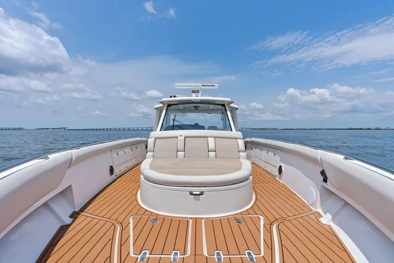  Yacht Photos Pics 2020 BOSTON WHALER 420 OUTRAGE - Image 23