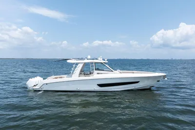 Boston Whaler 420 Outrage