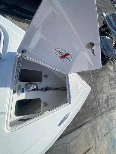 Cigarette 42 Yacht Photos Pics 2017 Cigarette 42 Huntress boat anchor compartment with open hatch.