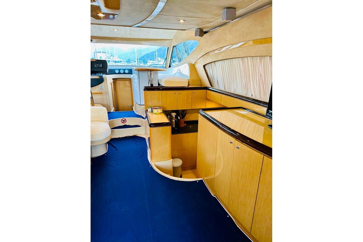 2005 Ferretti Yachts 51 