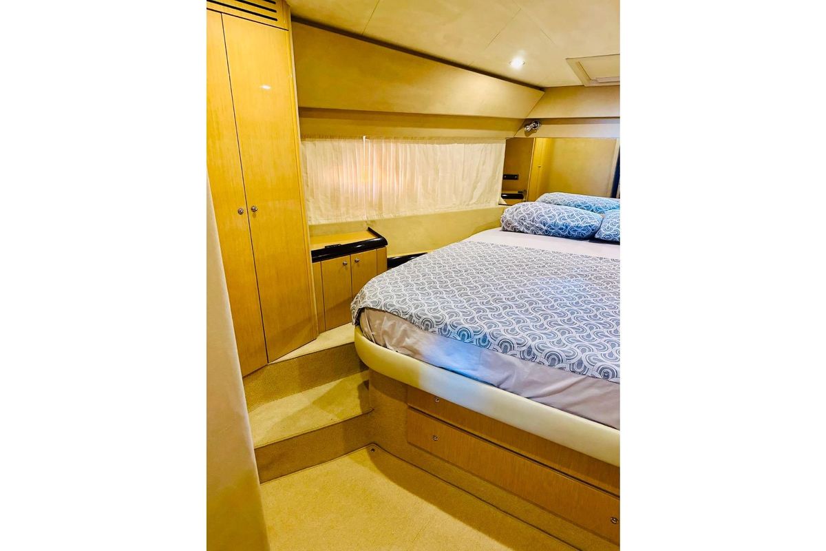 2005 Ferretti Yachts 51 