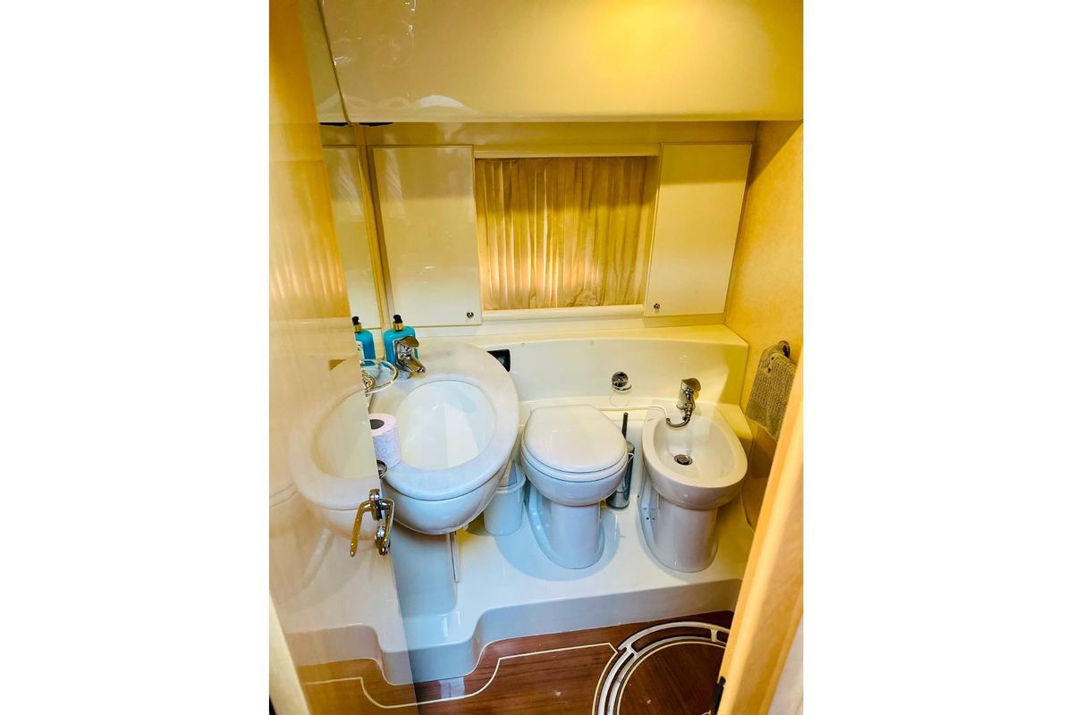 2005 Ferretti Yachts 51 