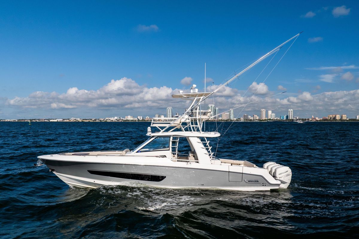 2021 Boston Whaler 42 