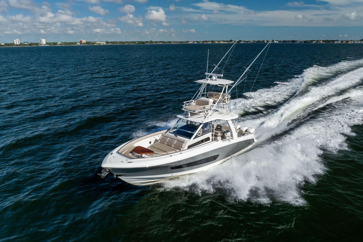 2021 Boston Whaler 42 