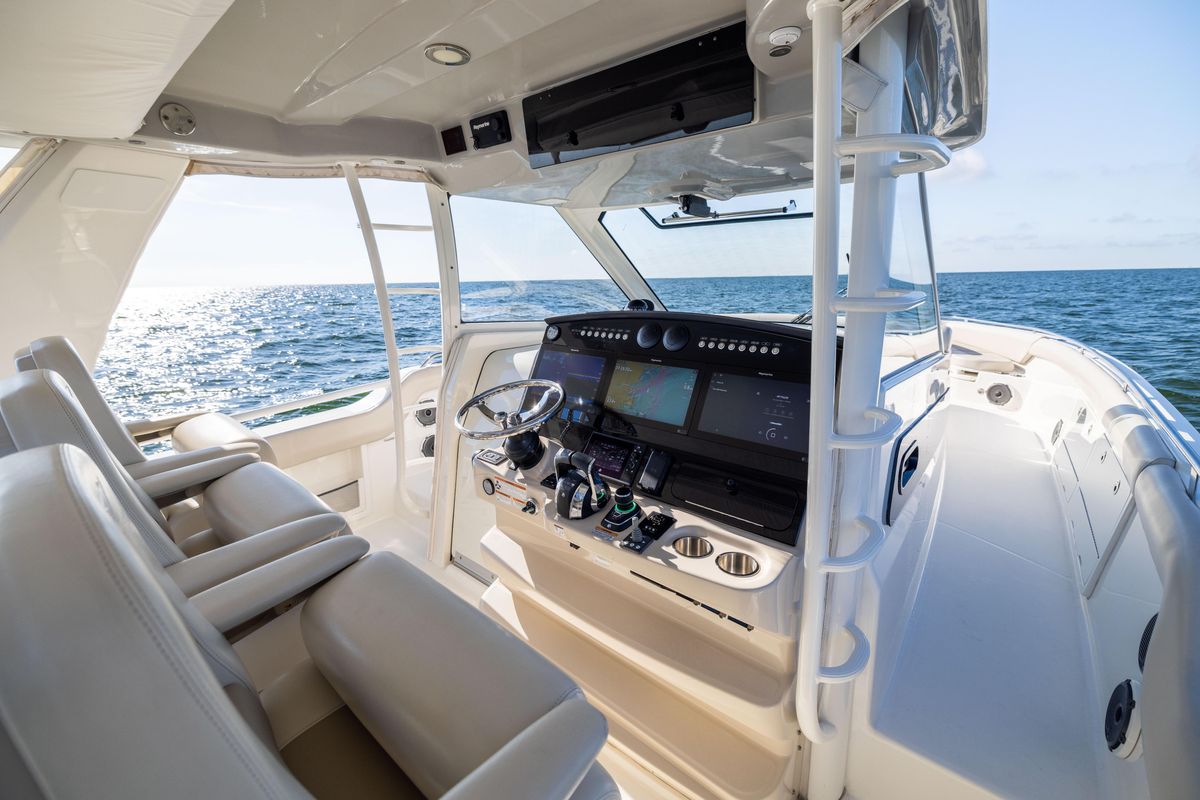 2021 Boston Whaler 42 