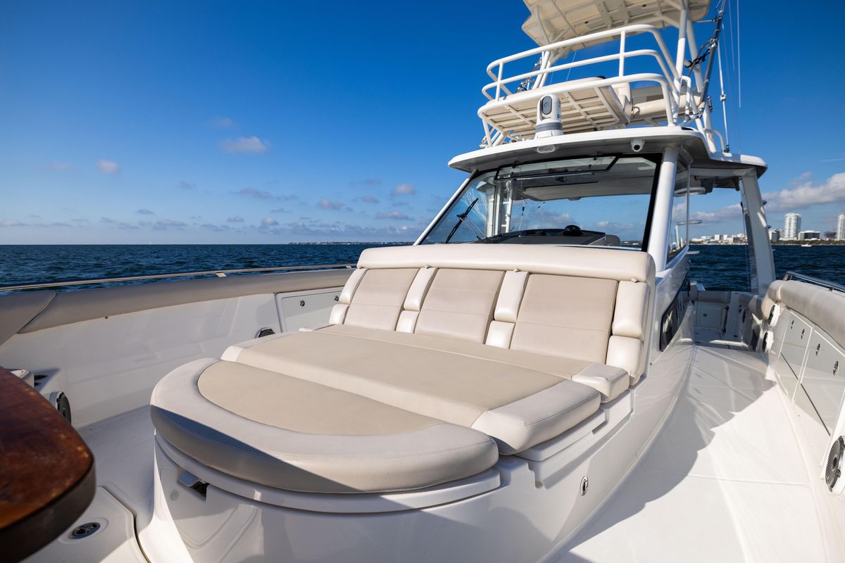 2021 Boston Whaler 42 