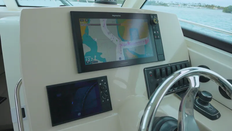 315 Conquest Yacht Photos Pics 