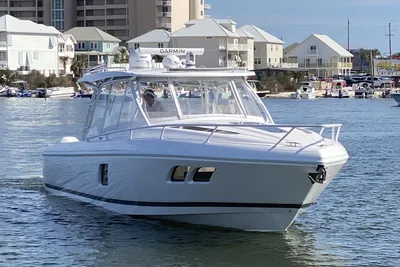 2020 Intrepid 407 Cuddy