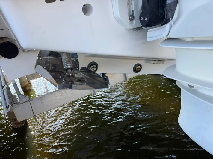  Yacht Photos Pics 2020 Intrepid 407 Cuddy boat hull and propeller above water.