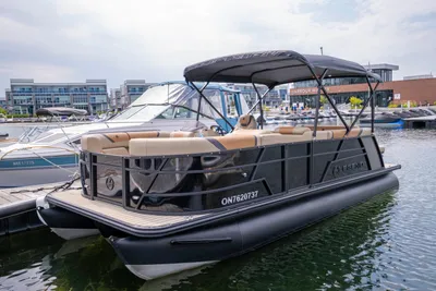 Legend Boats E-Series 23 Dual Lounge Sport Pro