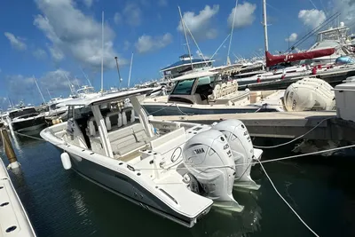 Pursuit S 358 Sport