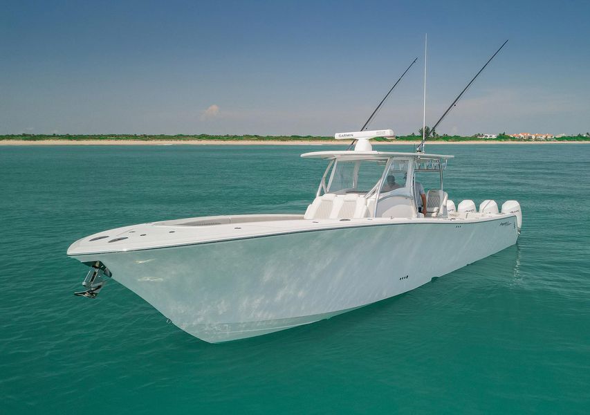 2022 Front Runner 39 Center Console