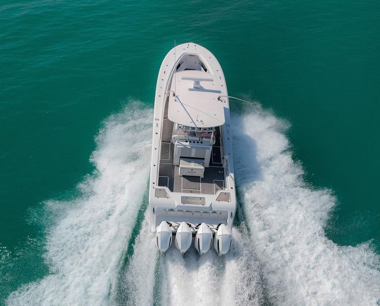 2022 Front Runner 39 Center Console