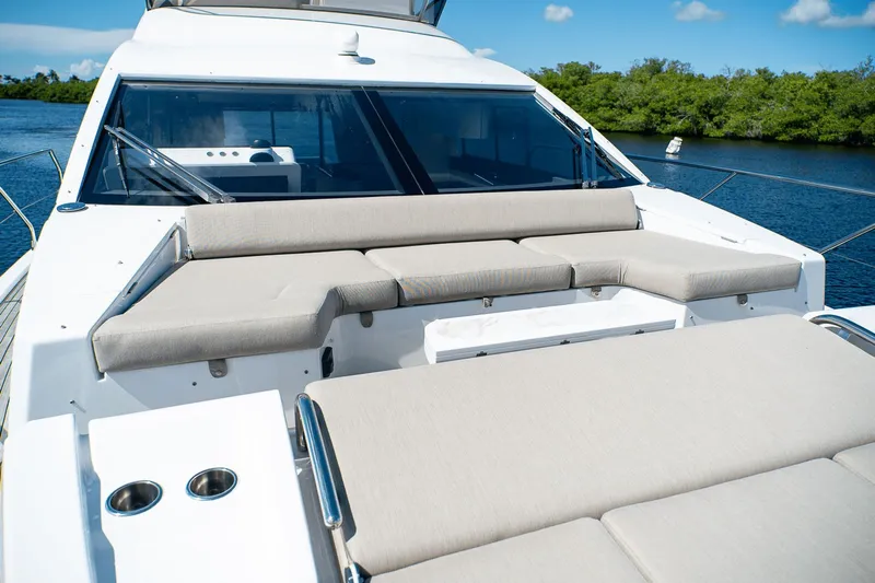 Insanity Yacht Photos Pics 