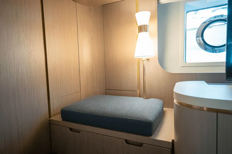 Insanity Yacht Photos Pics 