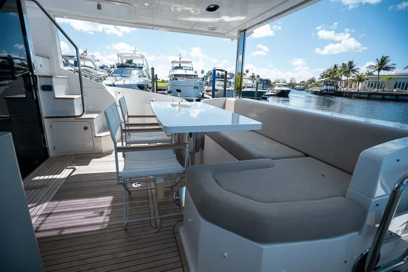 Insanity Yacht Photos Pics 