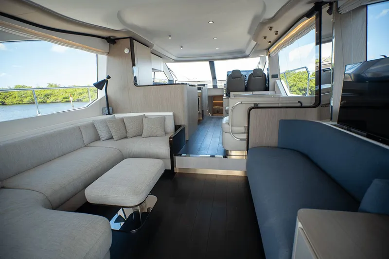 Insanity Yacht Photos Pics 