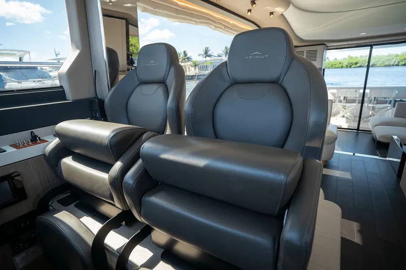 Insanity Yacht Photos Pics 