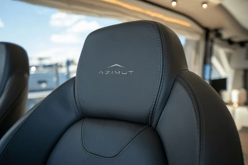 Insanity Yacht Photos Pics 