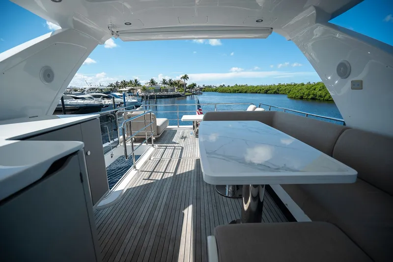 Insanity Yacht Photos Pics 