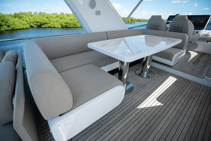 Insanity Yacht Photos Pics 