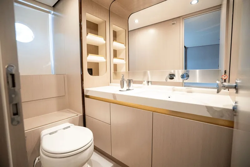 Insanity Yacht Photos Pics 