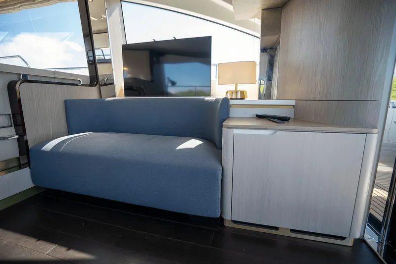 Insanity Yacht Photos Pics 