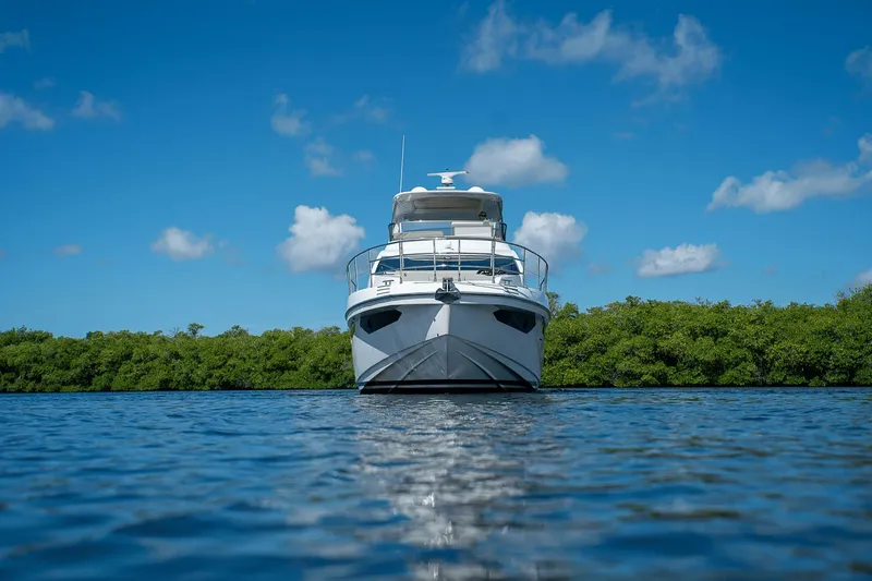 Insanity Yacht Photos Pics 