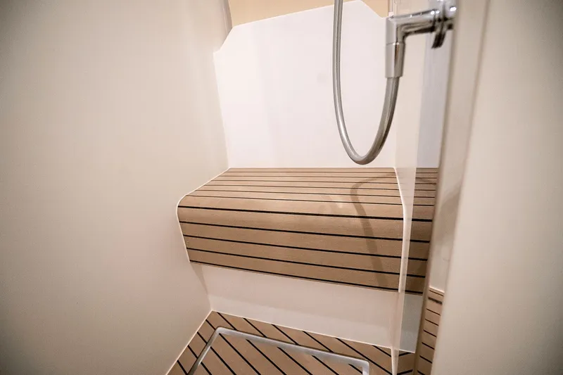 Insanity Yacht Photos Pics 