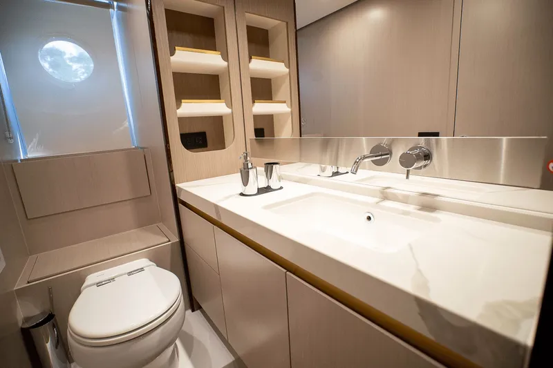 Insanity Yacht Photos Pics 