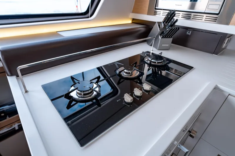 Wikiwiki Yacht Photos Pics 