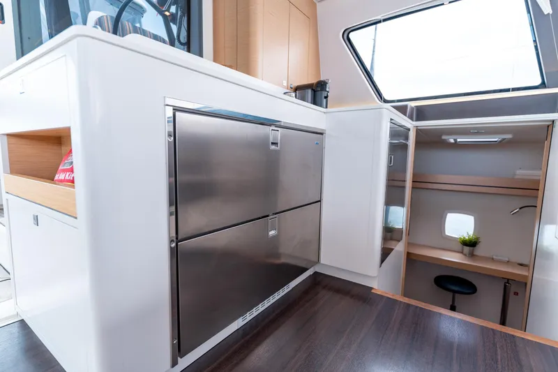 Wikiwiki Yacht Photos Pics 