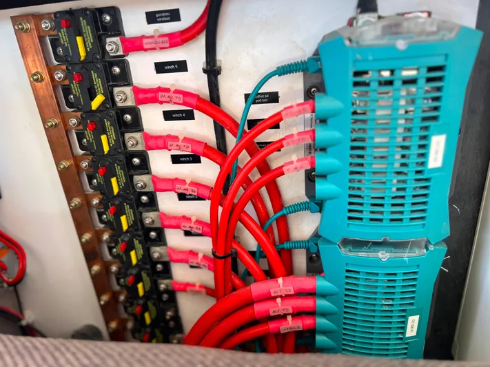 Wikiwiki Yacht Photos Pics 